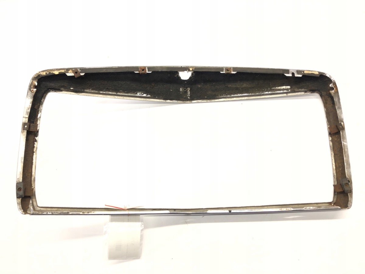 решетка радиатора MERCEDES W123 76-85