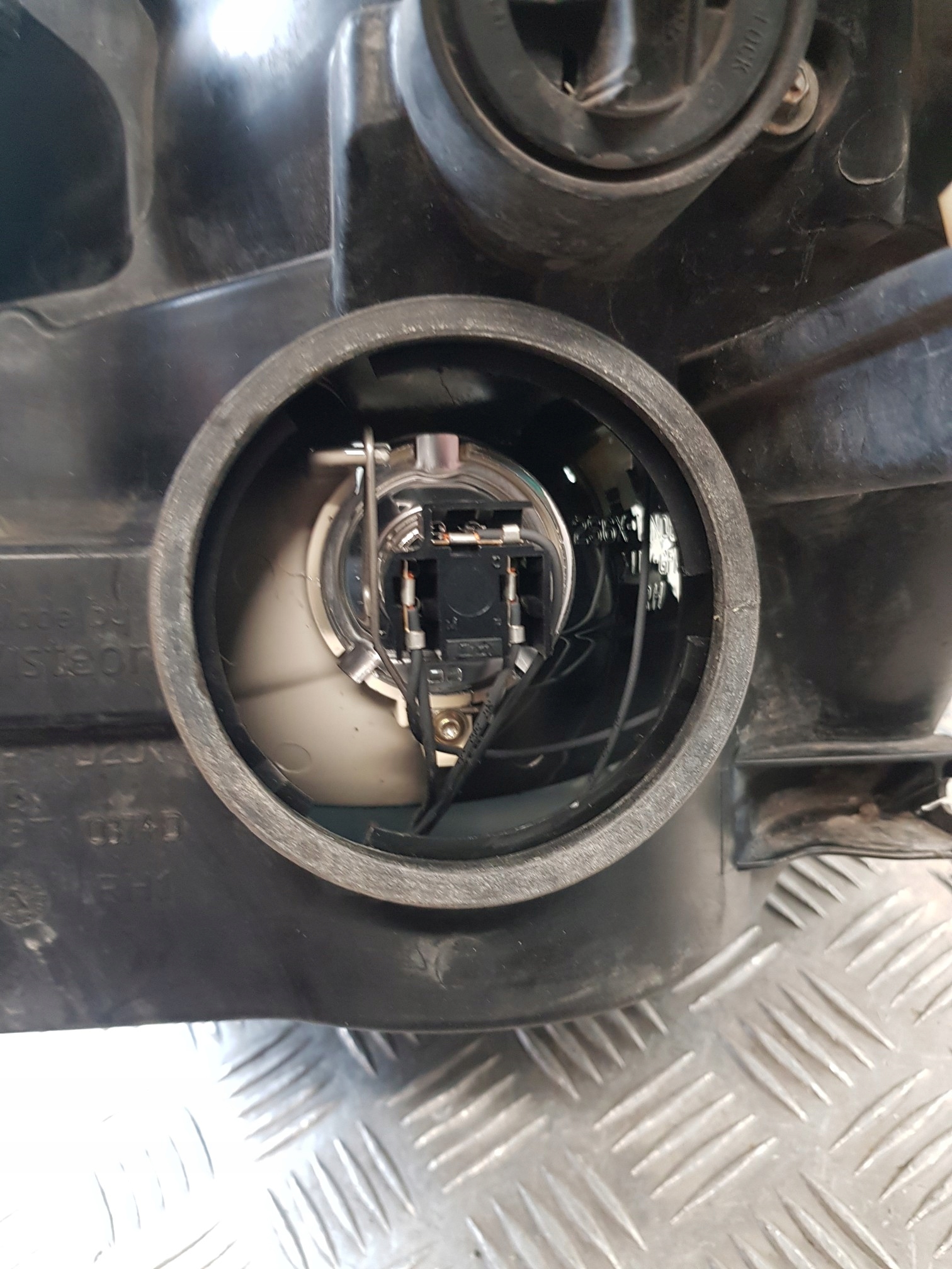 light right front FORD FIESTA MK6 02R