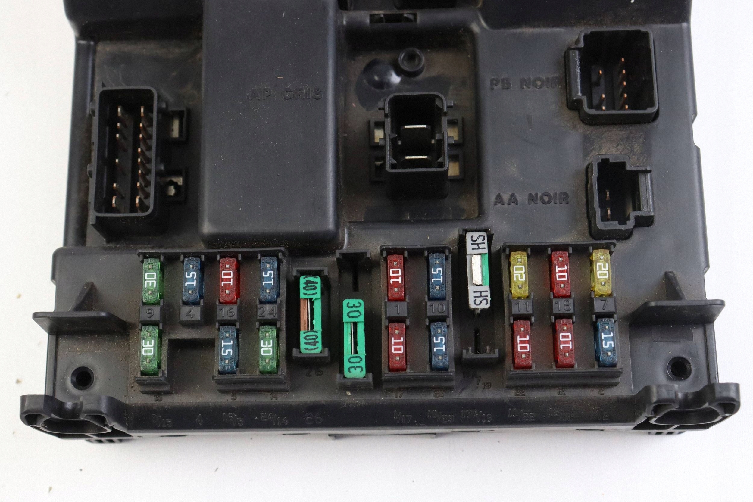 CITROEN PEUGEOT module compartment control unit BSI 9651197680 9651196980