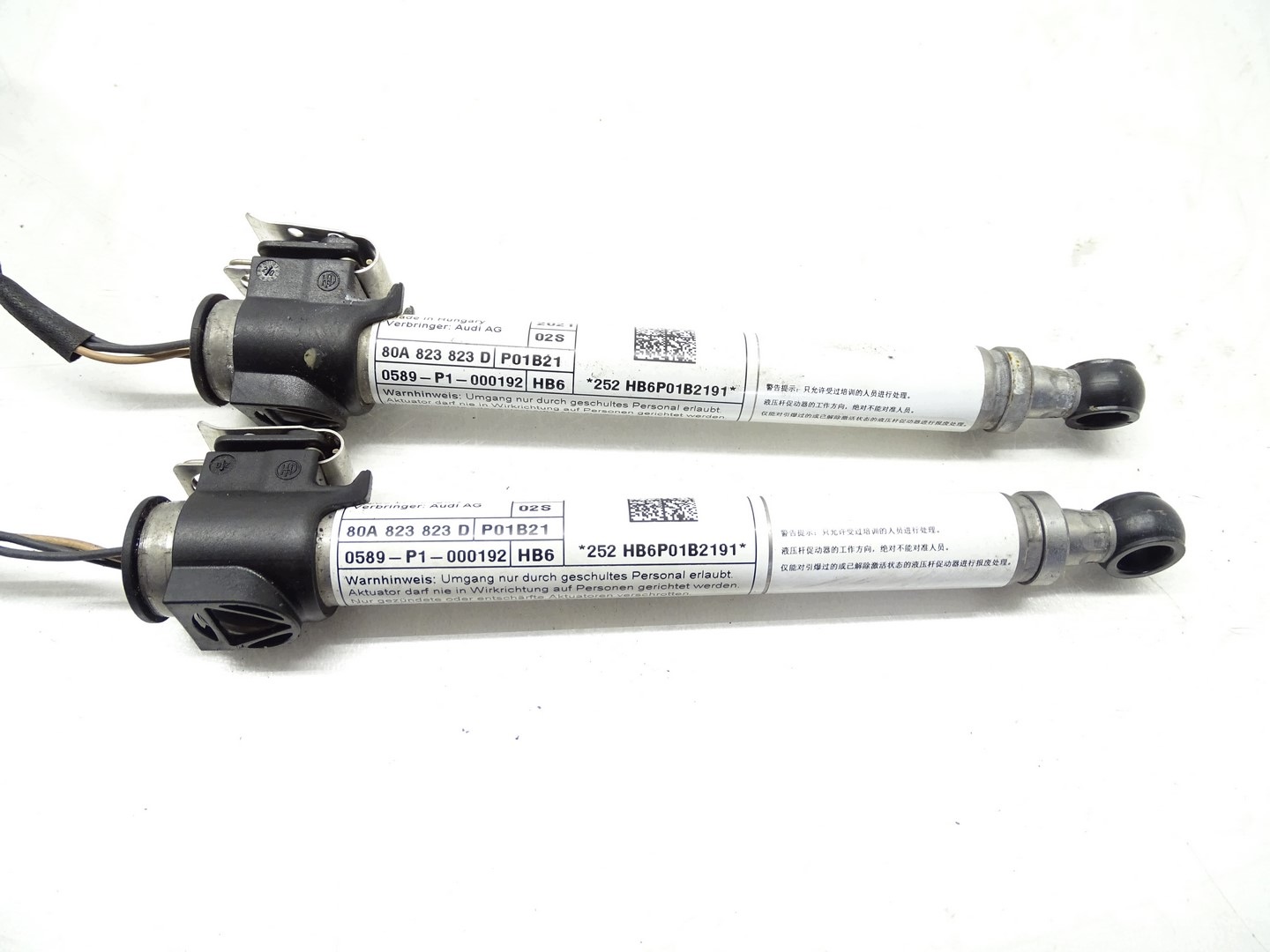 NABOJ PIROTECHNICZNY bonnets AUDI Q5 II 80A 80A823823D