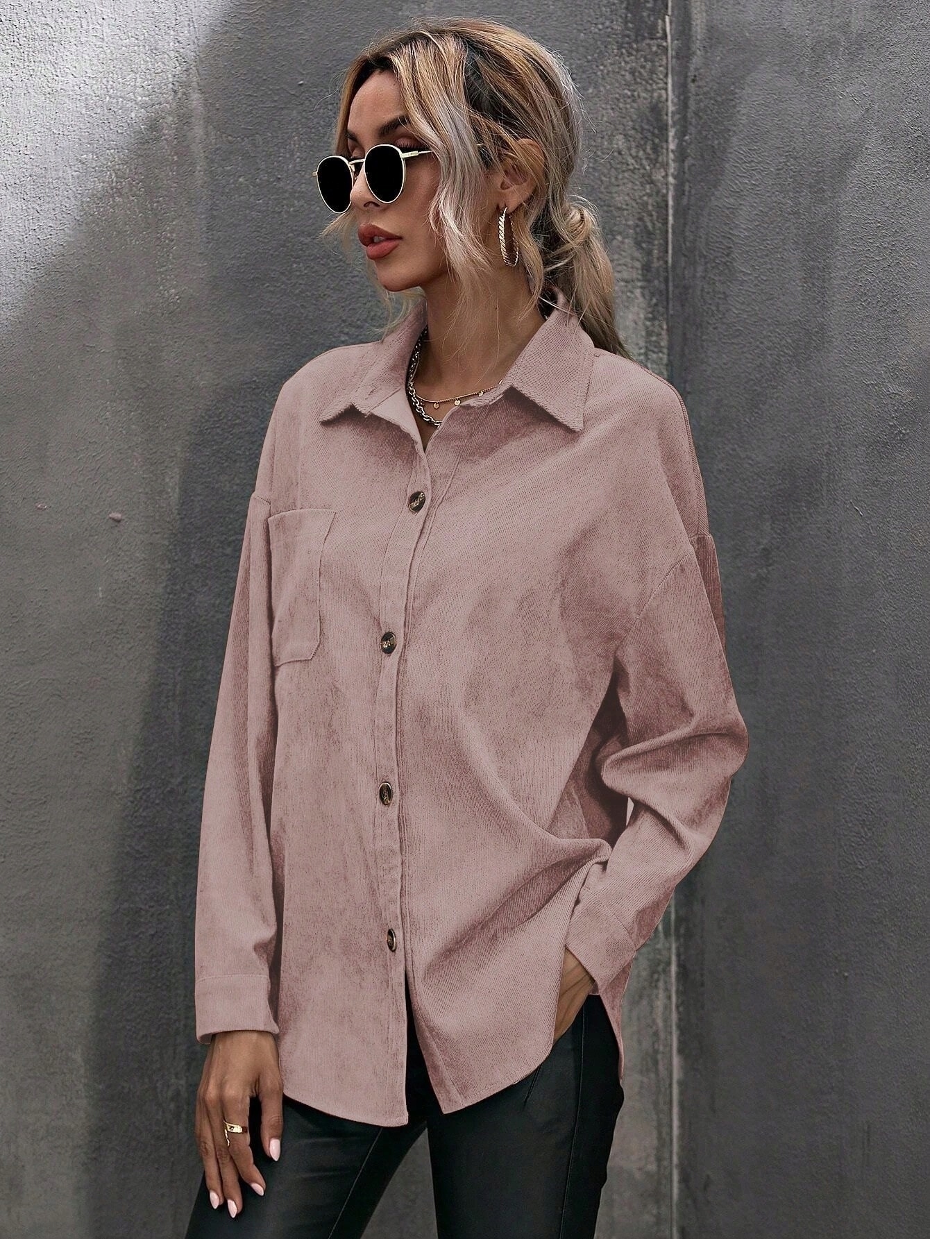 KOSZULA SZTRUKSOWA DŁUGA Z OBNIŻONYMI RAMIONAMI RÓŻOWA SHEIN L 40 Kolor różowy