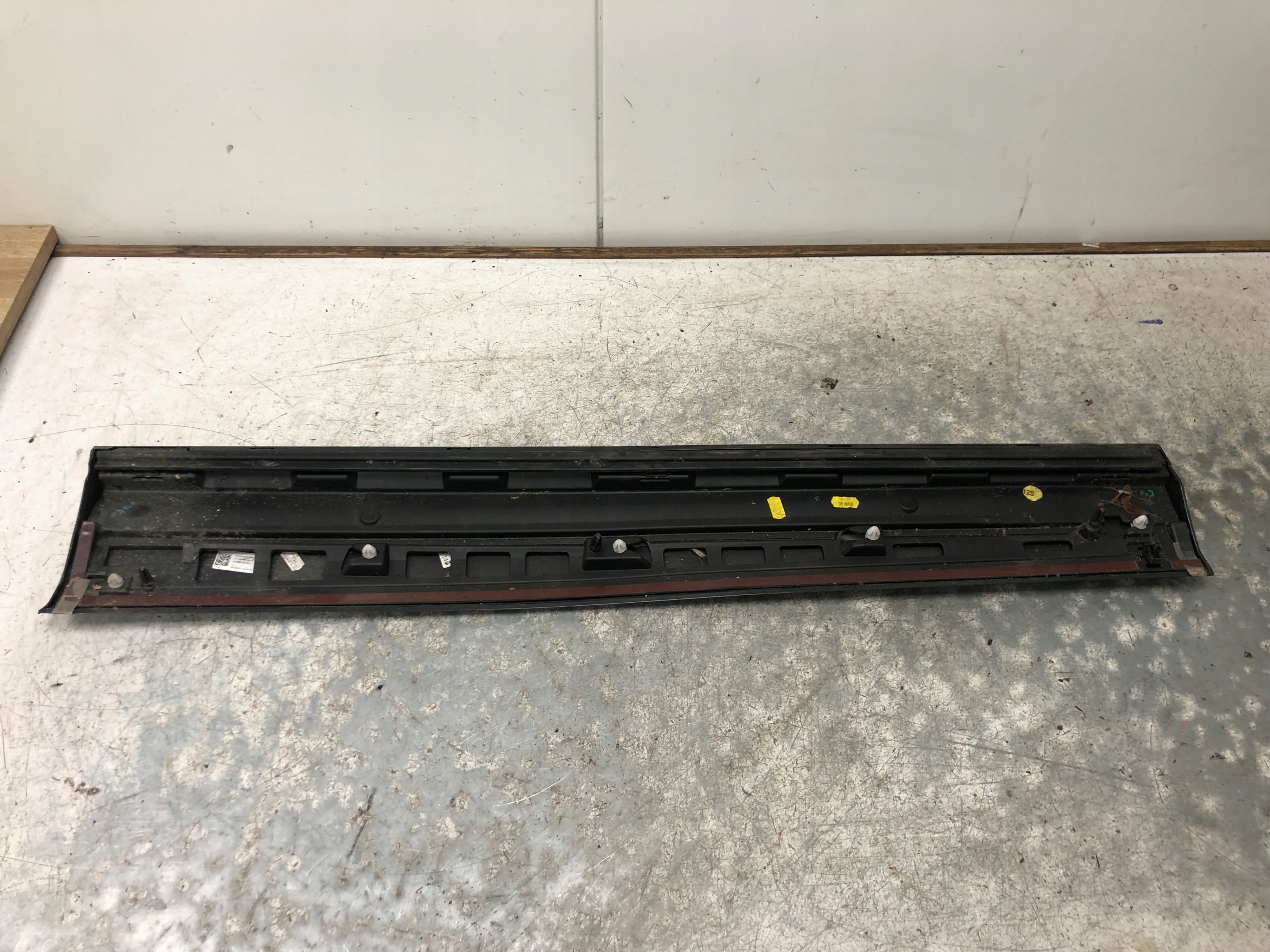 moulding door right front AUDI Q2 81A853960B