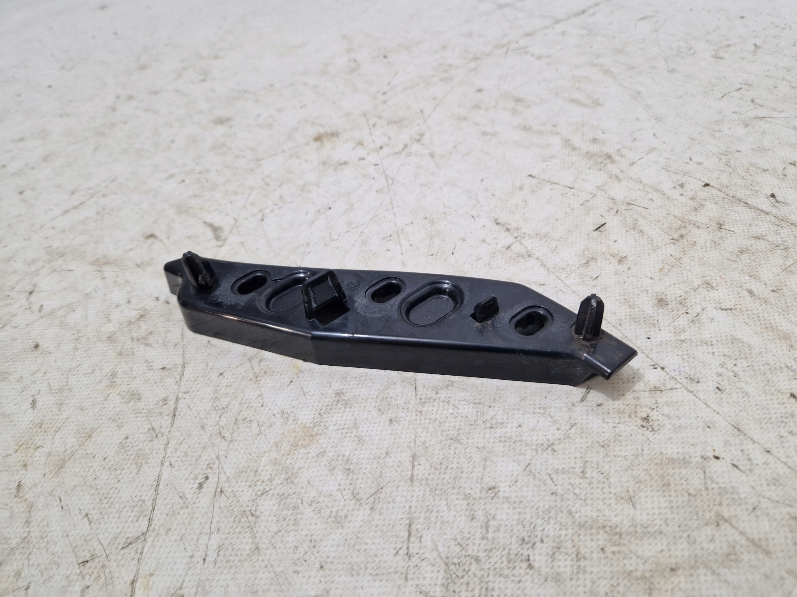 * RANGE ROVER EVOQUE support bracket of a bumper right front K8D2-16F072-AB