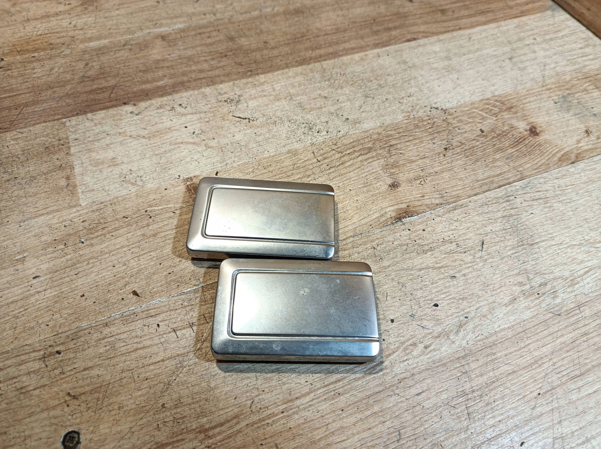 Copri boczku 2 szt. Citroen C4 Cactus 9801189077