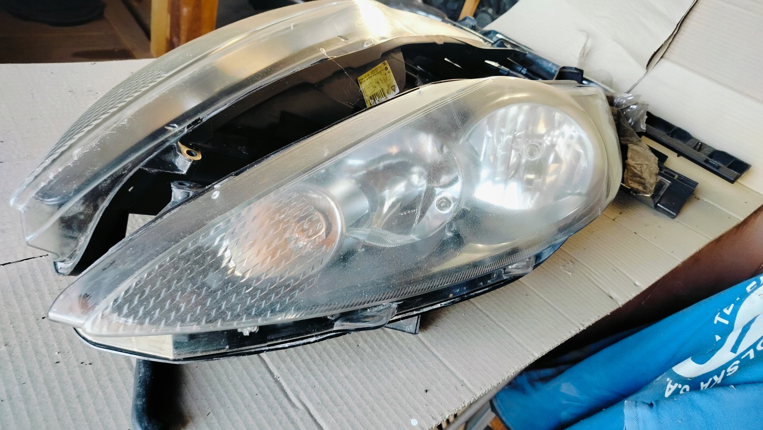 FORD FIESTA MK7 lights light front right left 8A61-13W029-AH