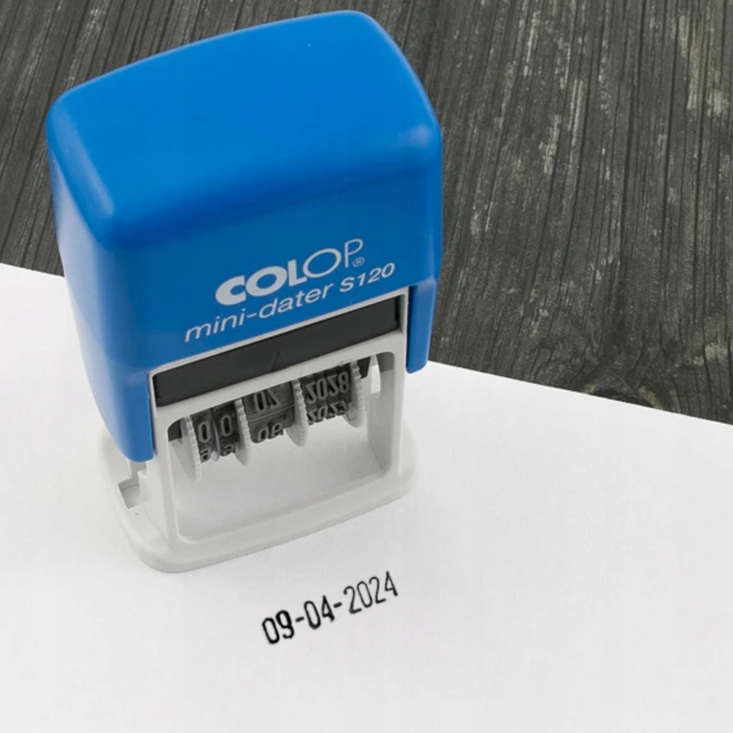 PIECZĄTKA DATOWNIK COLOP S120 DATUŚ CYFRA DATA DZIEŃ MIESIĄC ROK NIEBIESKI Format daty ISO