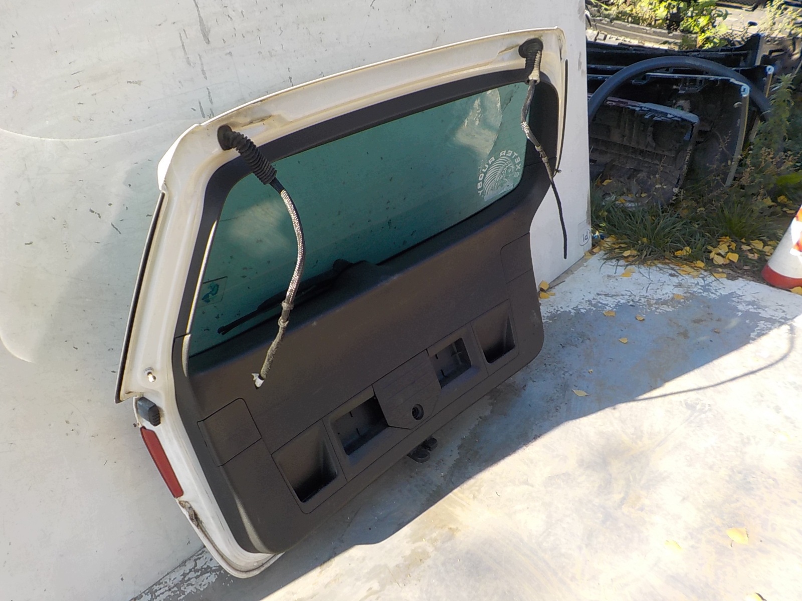 895 VOLKSWAGEN PASSAT B7 KOMBI boot door rear