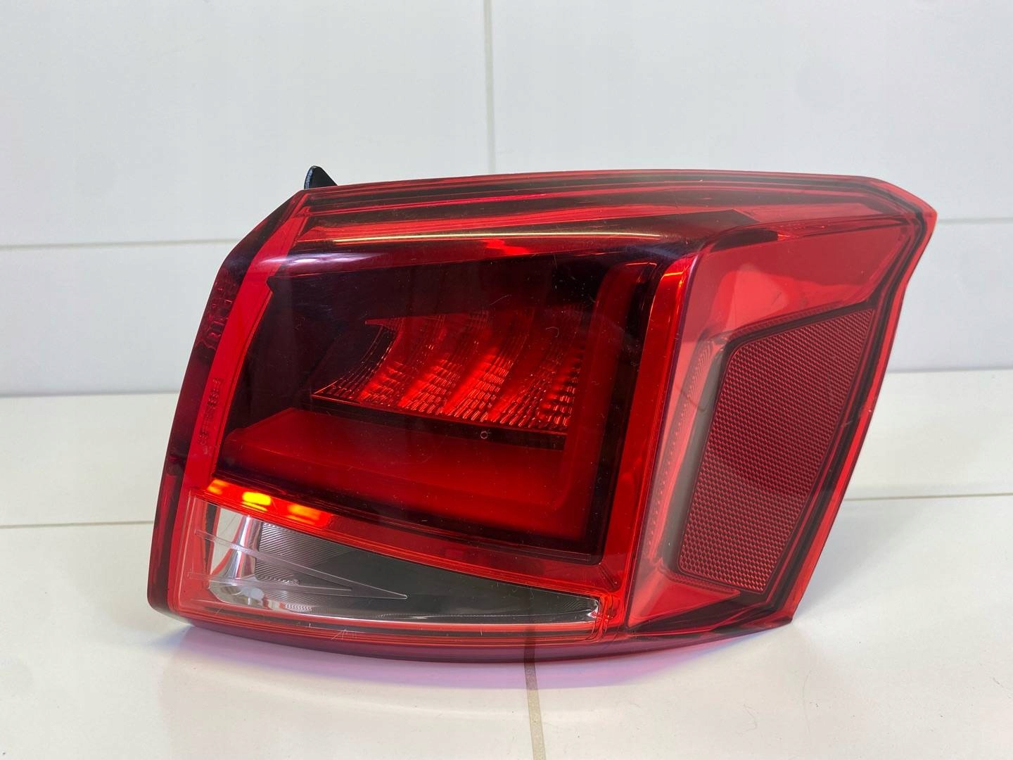light rear right side SEAT Arona 2020 6F9945208B