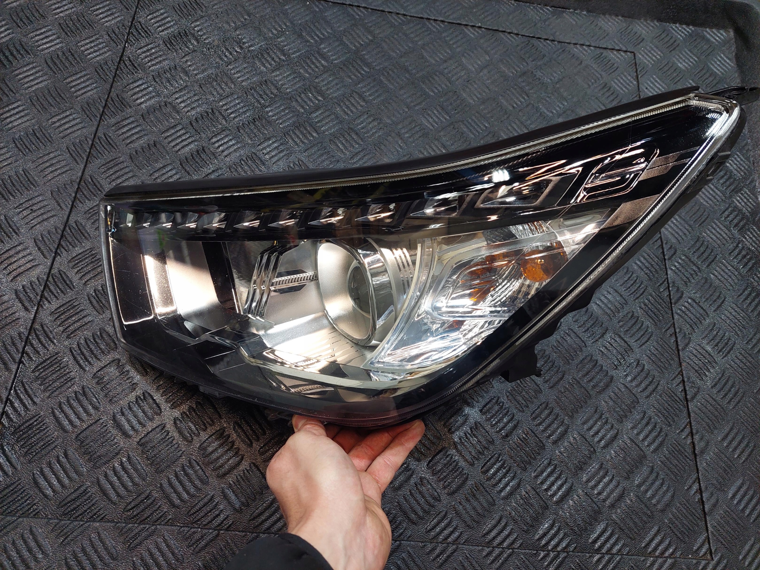 light front left front left EUROPA SSANGYONG TIVOLI XLV