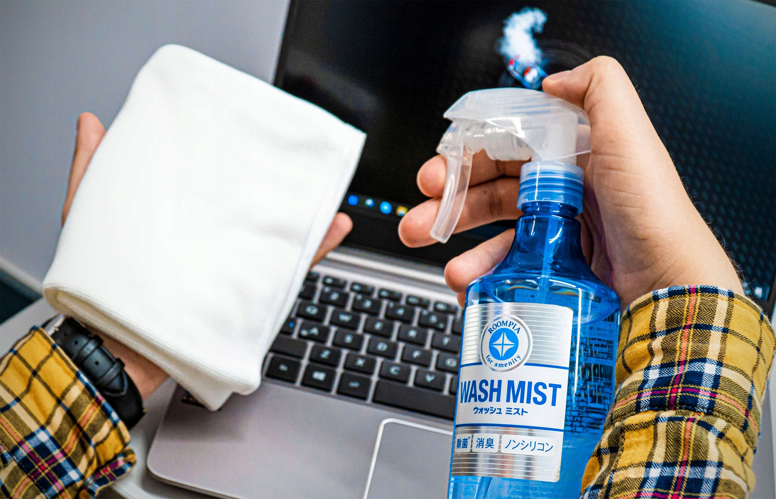 SOFT99 WASH MIST płyn do czyszczenia kokpitu tworzyw wnętrza samochodu 0,3L EAN (GTIN) 5904966833717