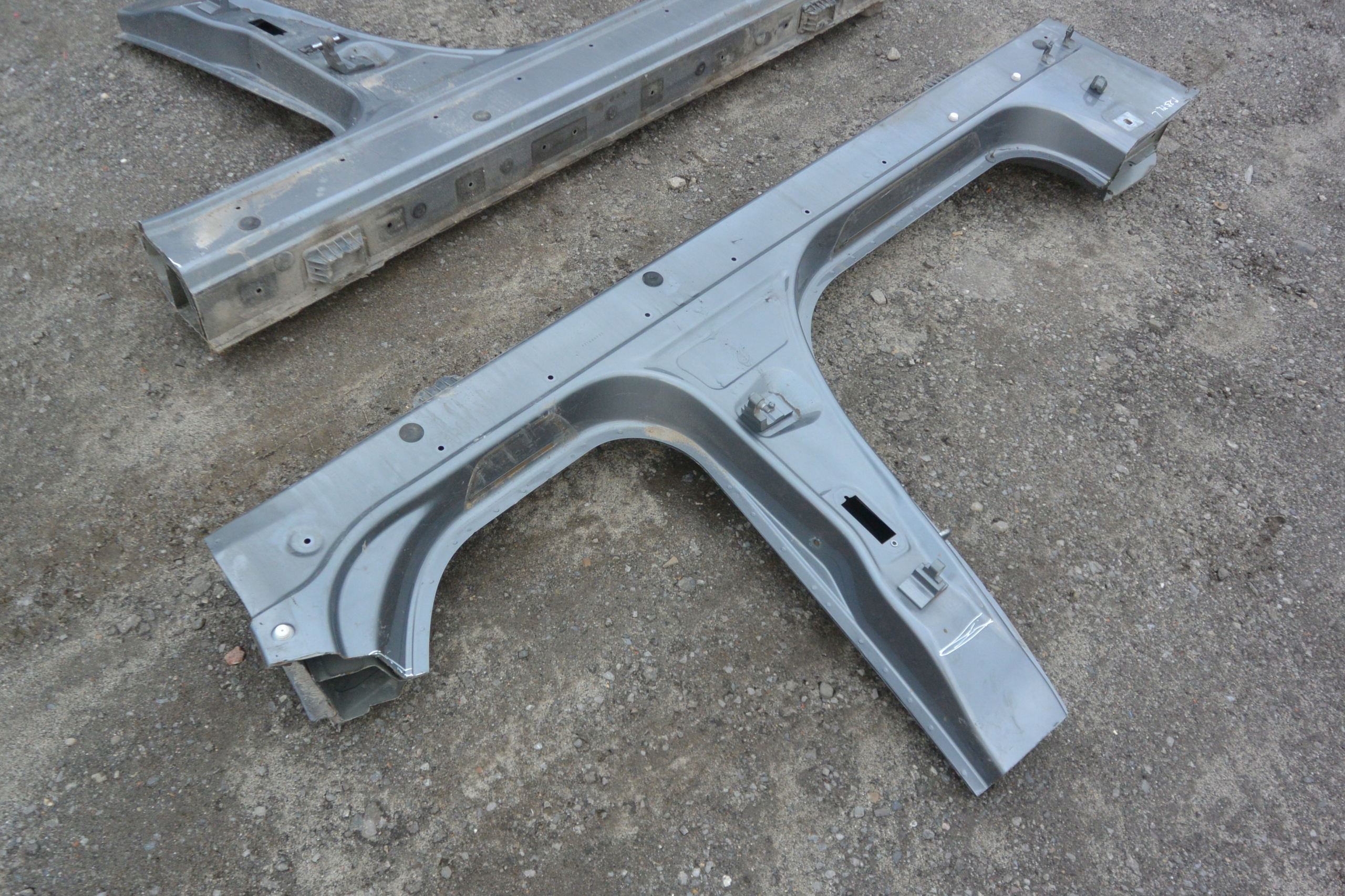 BMW X3 F25 threshold pillar left right A52