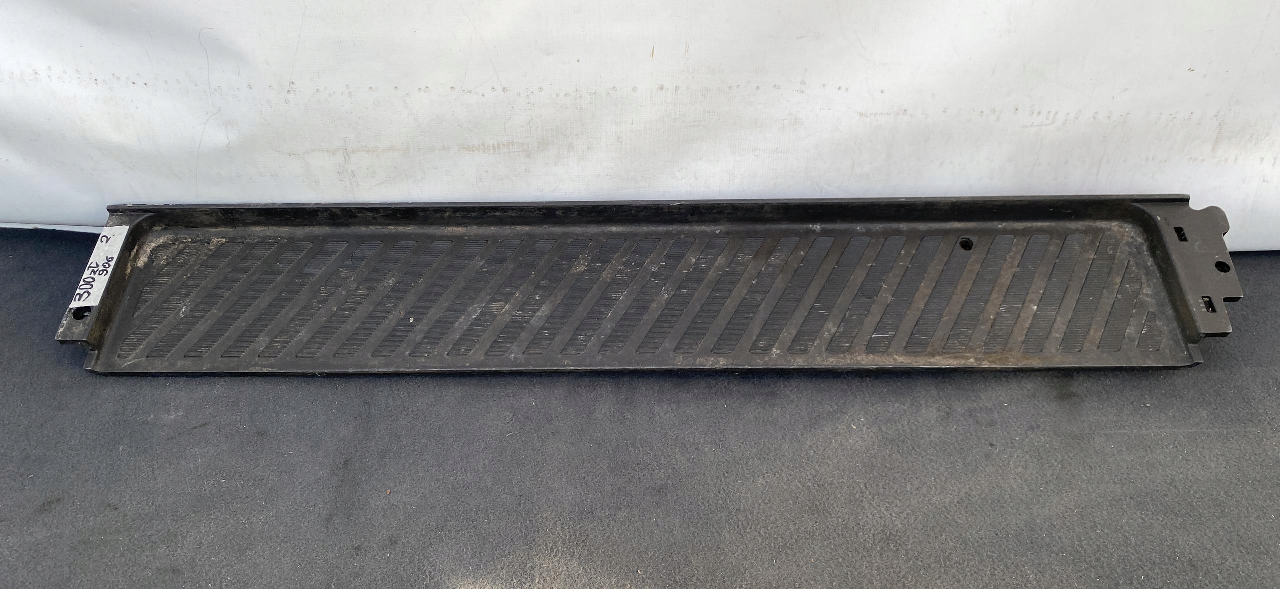 SPRINTER 906 VW CRAFTER 06- STOPIEN cap threshold door PRAWYCH A9066860710