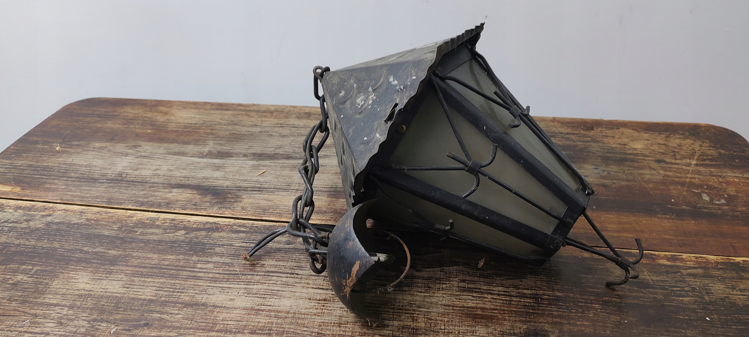 Stara retro lampa zewnętrzna
