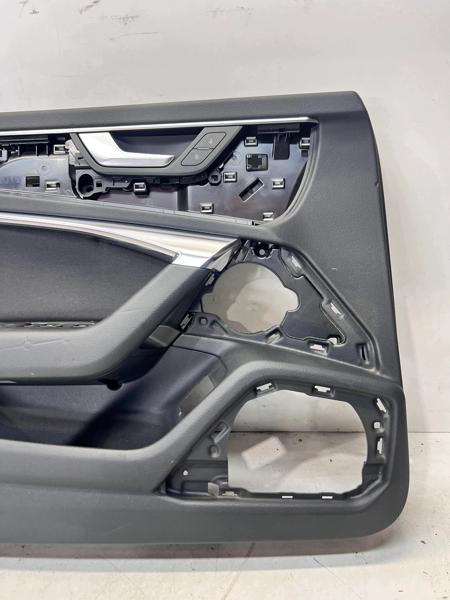 side door left front AUDI A6 C8 4K1867105B QQ2