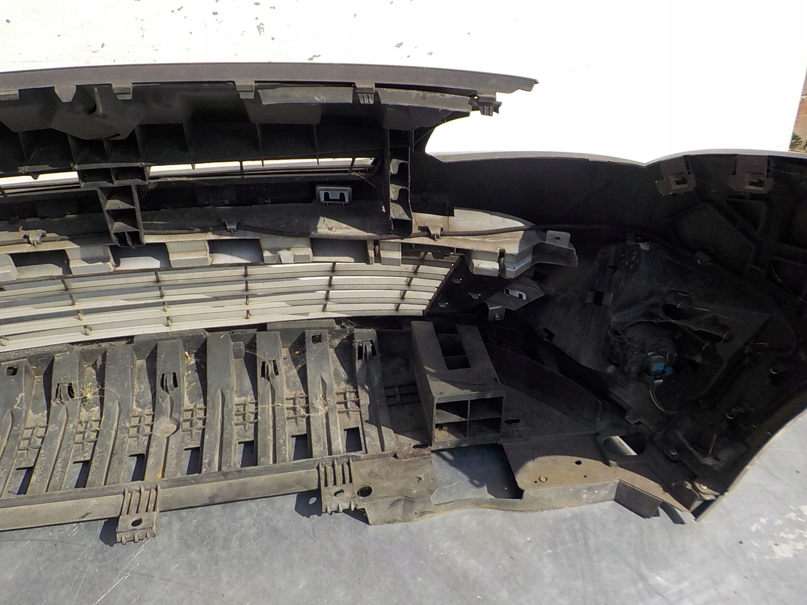 573 RENAULT SCENIC III nárazník predok predný