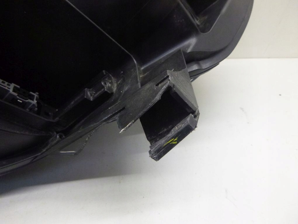 TOYOTA PROACE II 2 XENON LED 16- light right