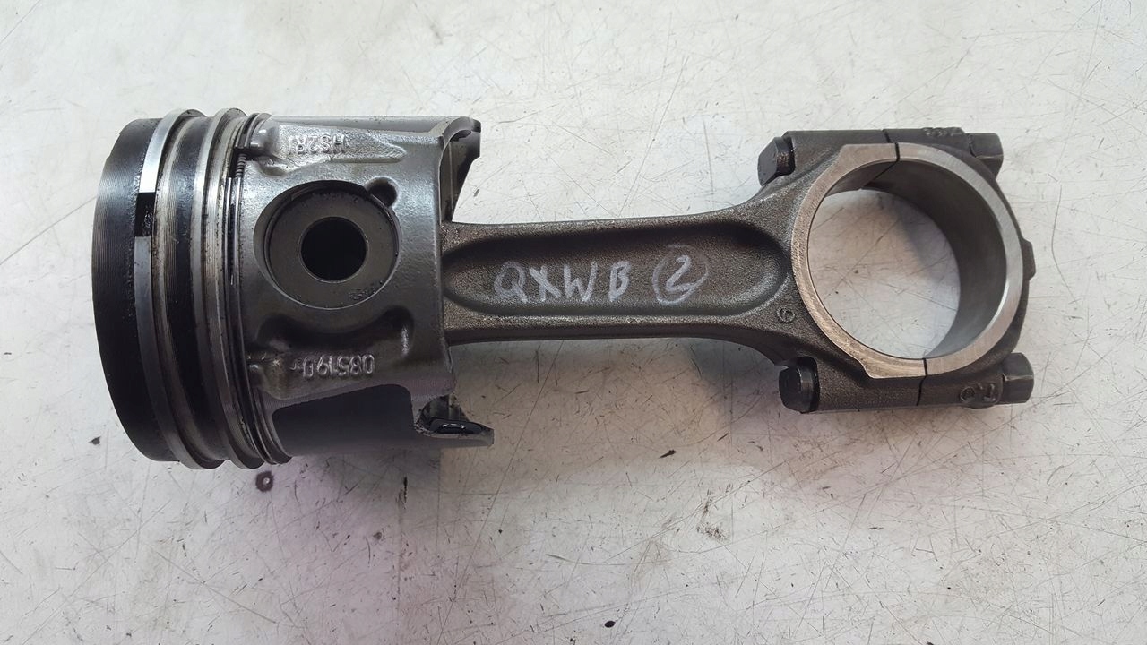 piston connecting rod Ford Focus 2,0 TDCI