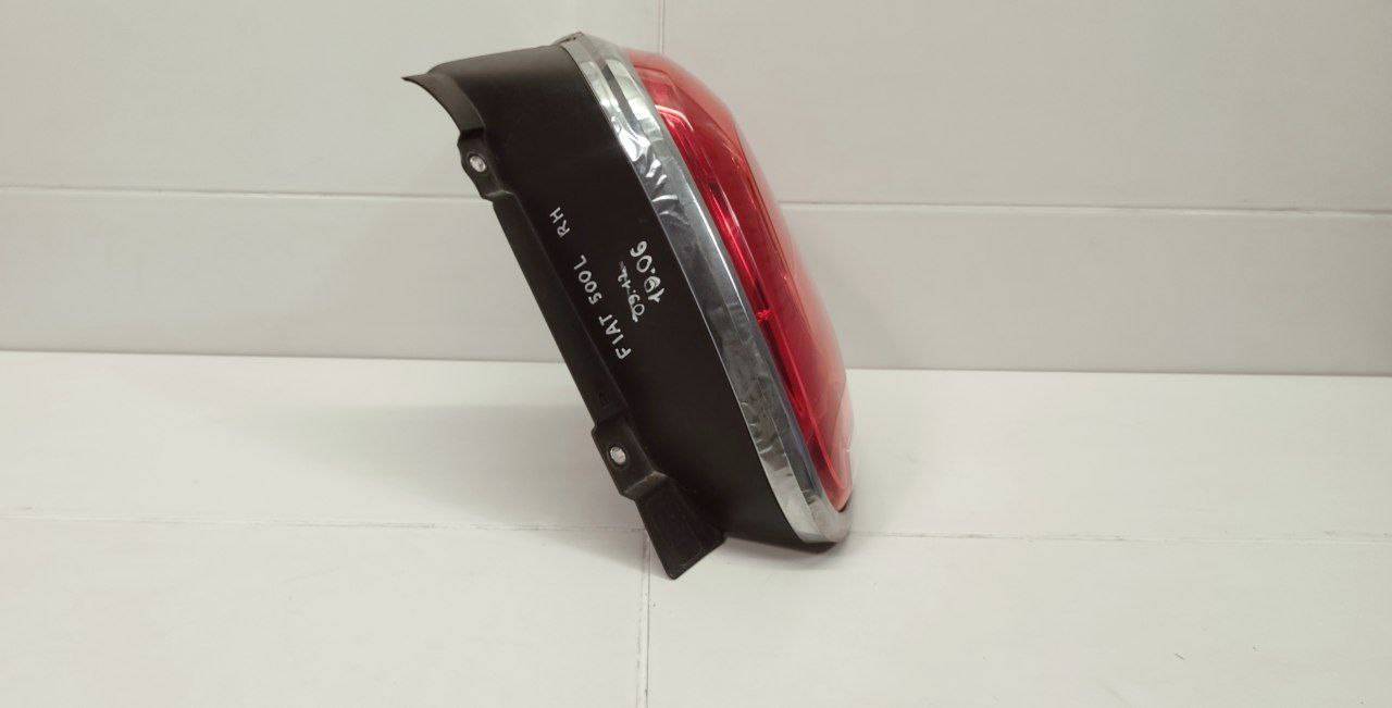 light rear right side Fiat 500L 2017 51937411