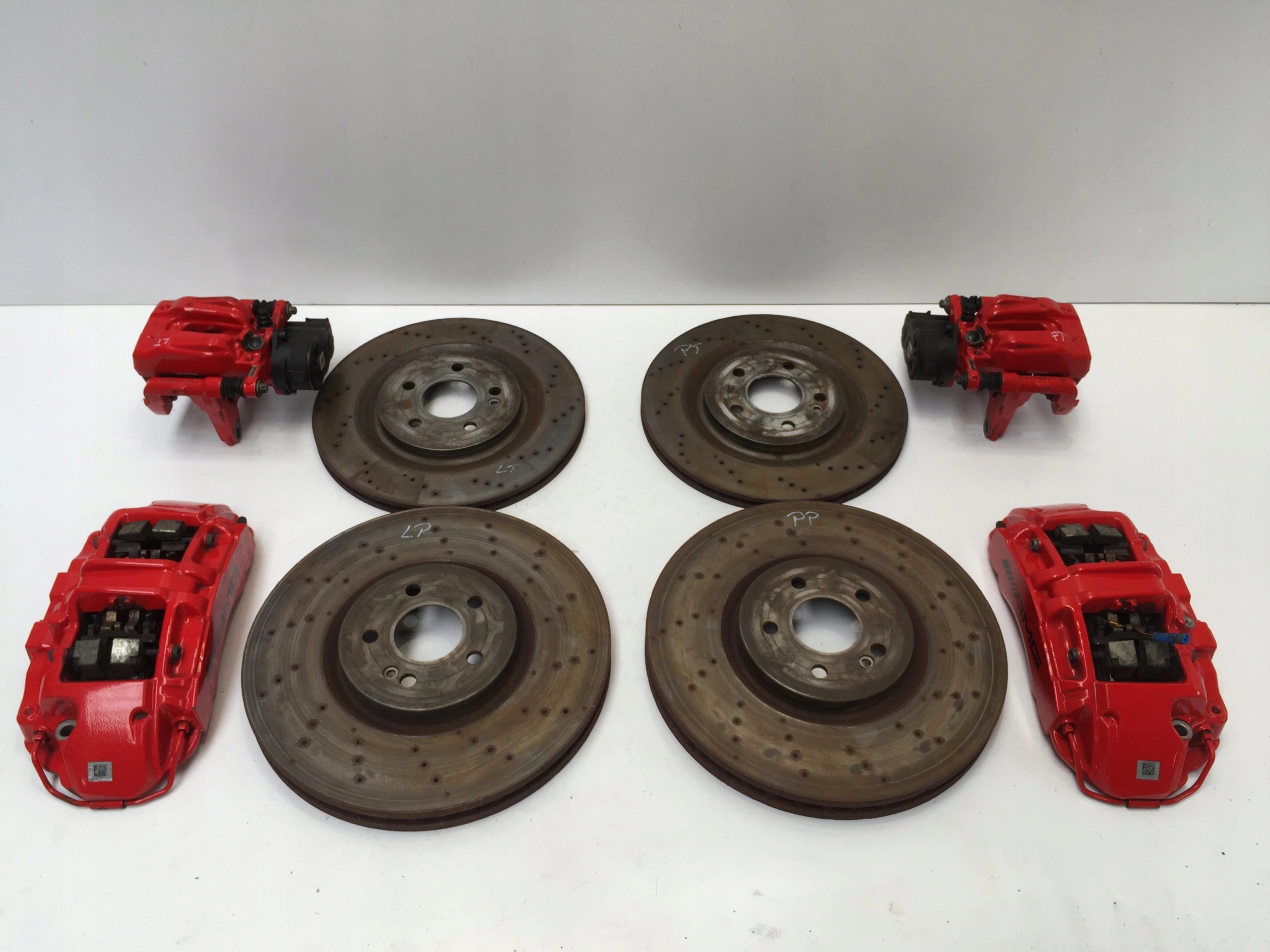 MERCEDES W177 A45 S AMG суппорты диски передние задние