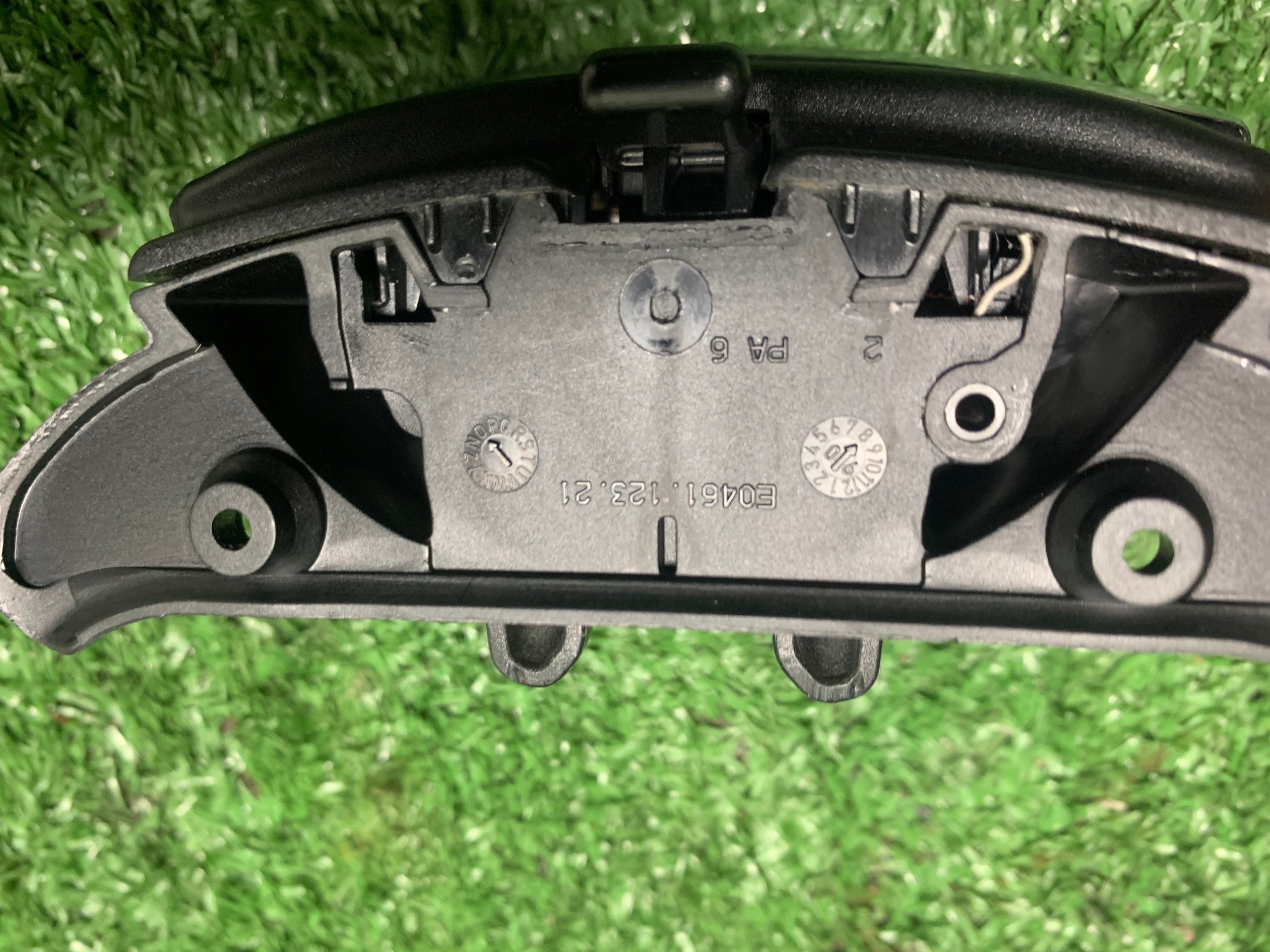 Mercedes E W211 bracket handle passenger compartments handle PODLOKIETNIKA DEKOR