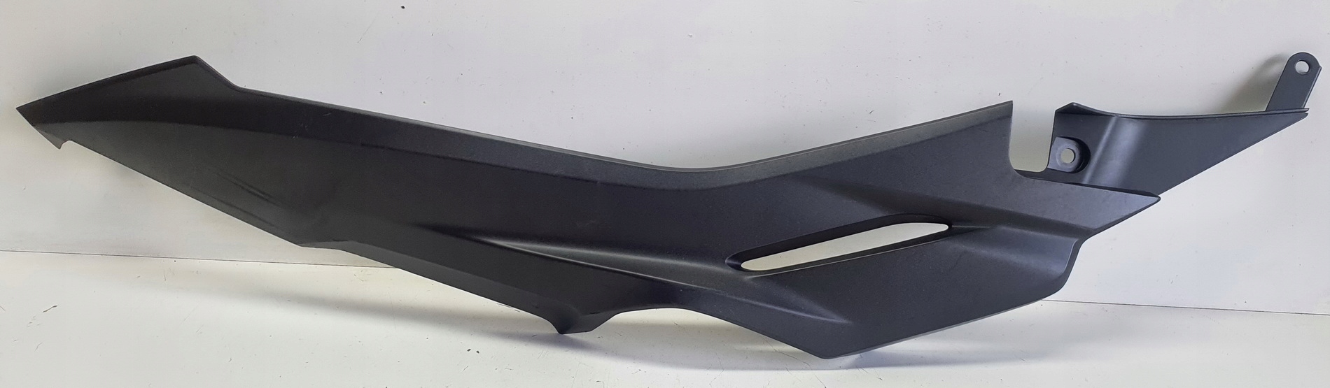 64434-K0B-T000 - Плуг сторона левый обтекатель Honda NSS 125 Forza 2018-22r