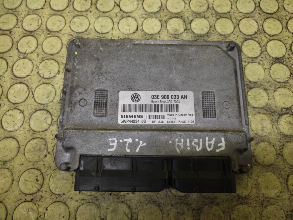 SKODA FABIA e 1.2 Centralina Motore 03E906033AN