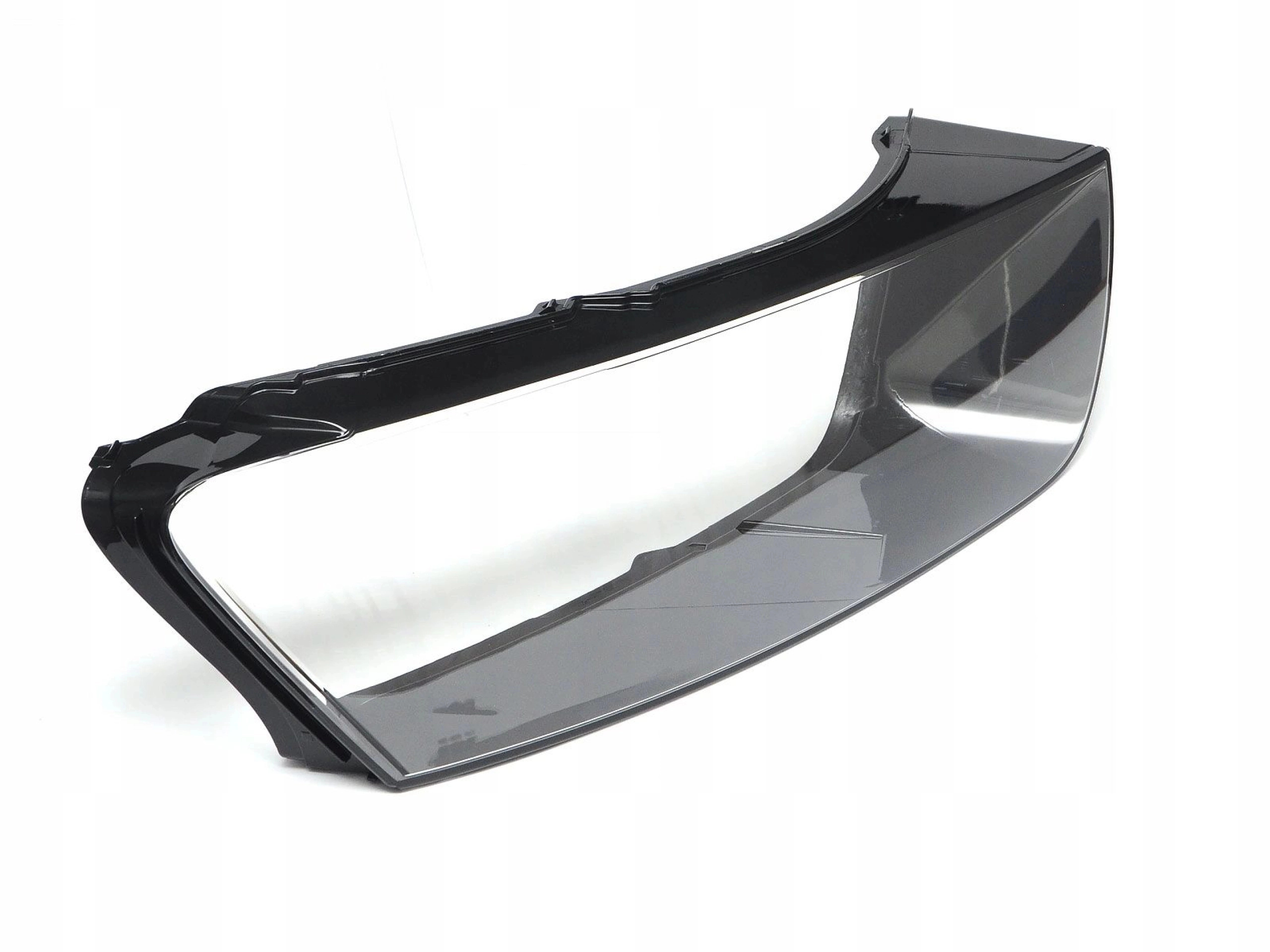 Audi Q3 2016-2018 Pravý Klosz sklo světlometu předního světla