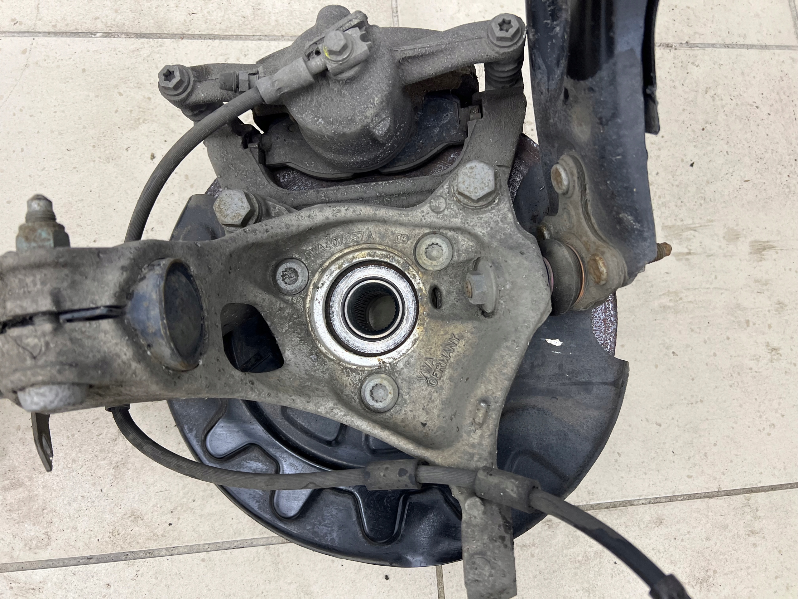 swing McPherson left front 5WA407257A LEON IV AUDI A3 8Y 20R