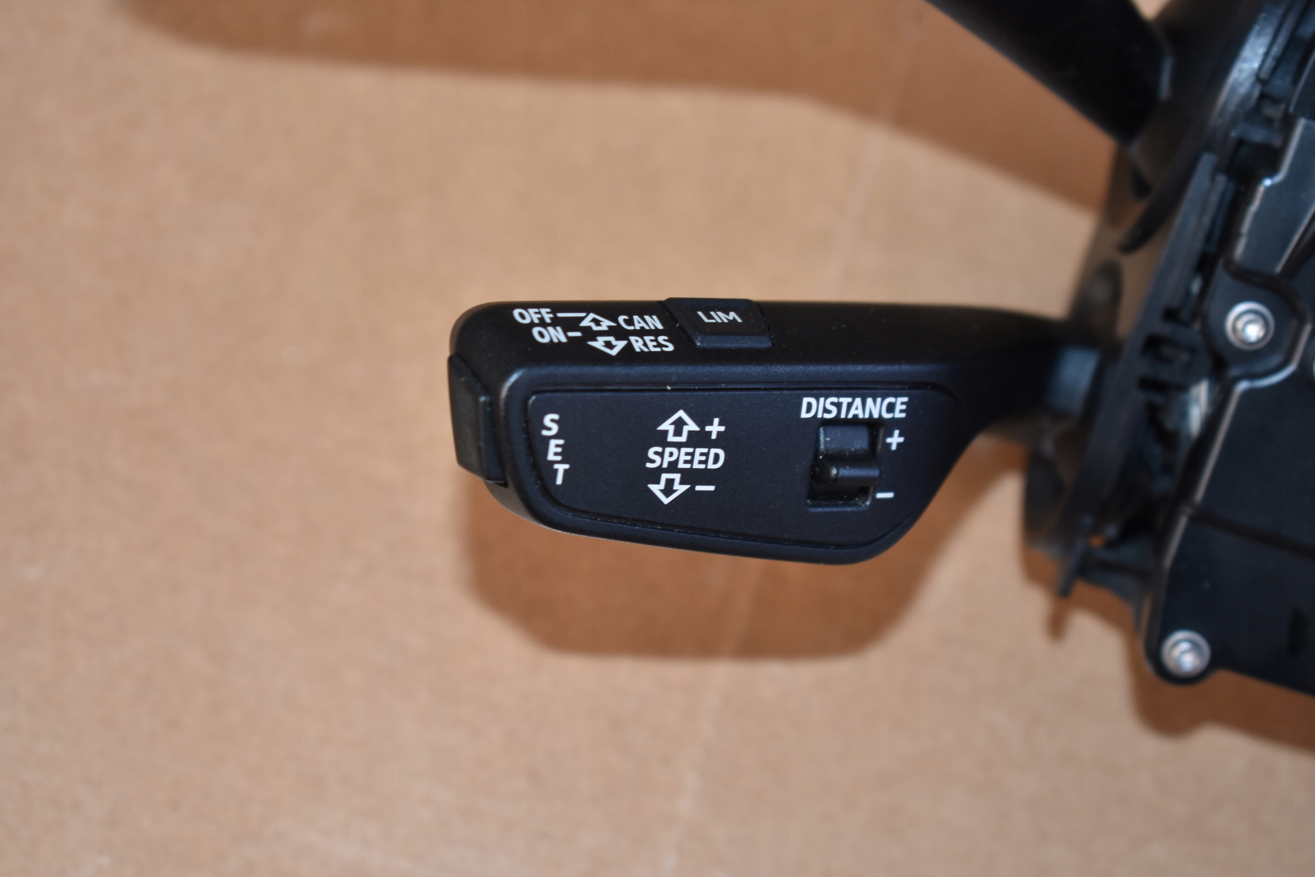 IDEALNE control ring AUDI Q7 Q8 4M 1
