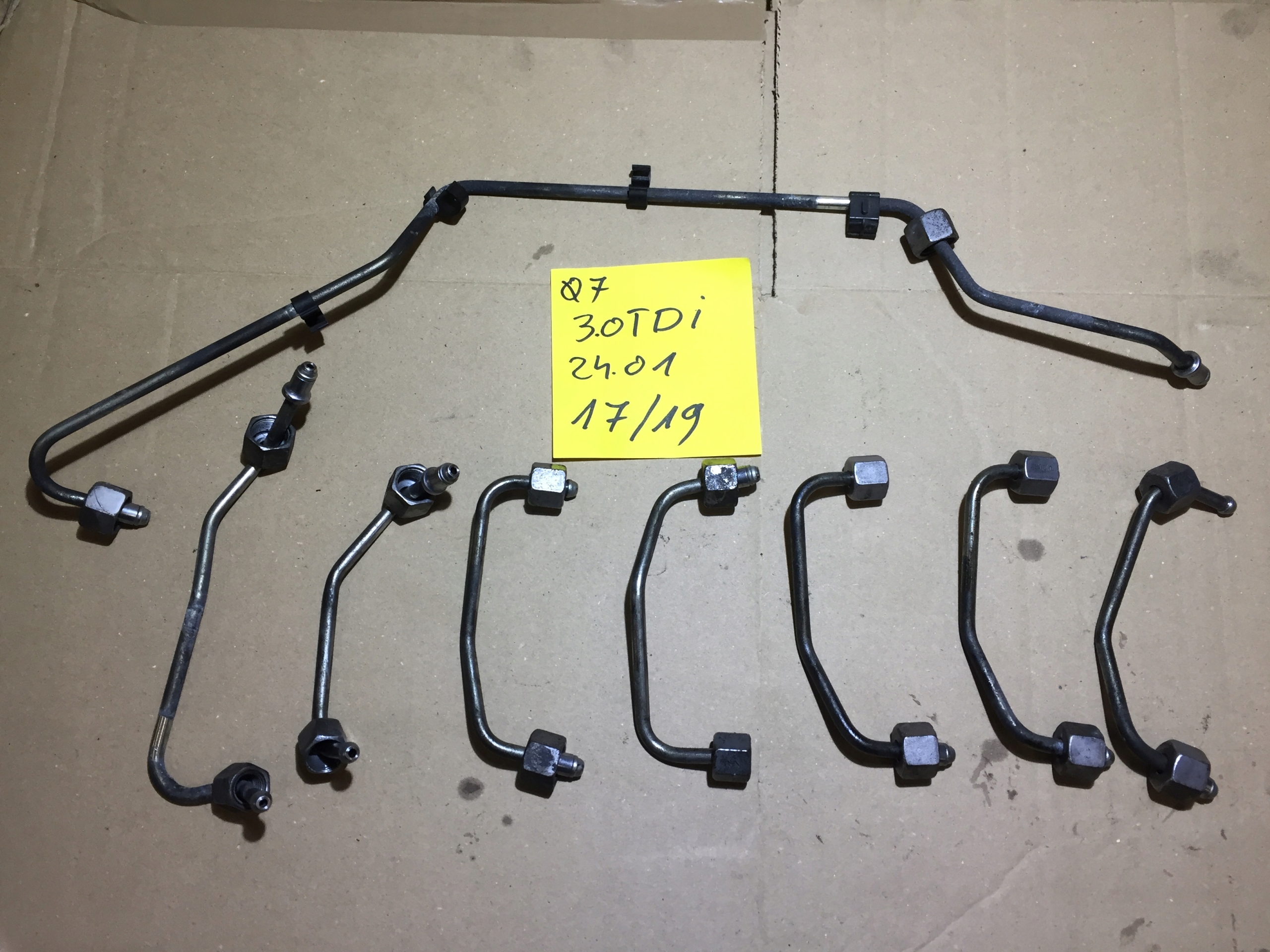 17/19 - AUDI Q7 4L 3.0 TDI топливопроводы
