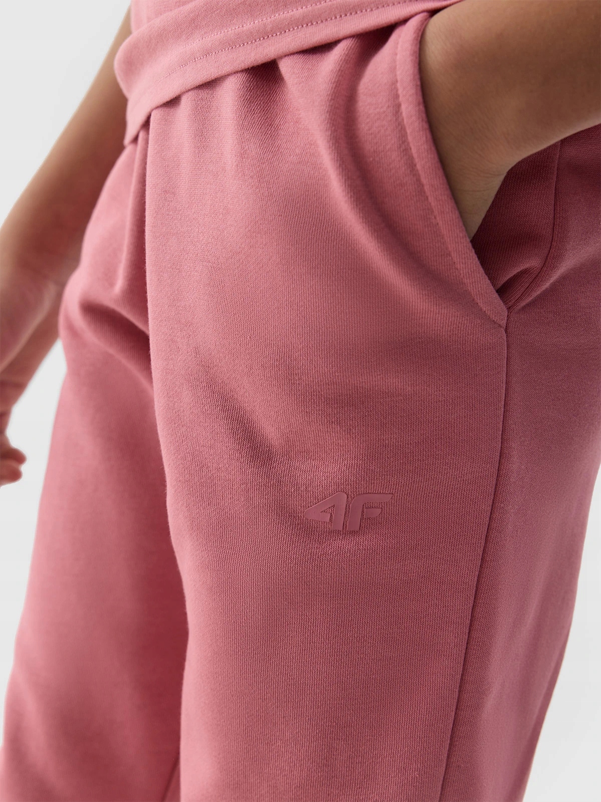 4F SPODNIE DRESOWE JOGGERY DZIEWCZĘCE SPORTOWE DZIECIĘCE SS24 Rozmiar (new) 158