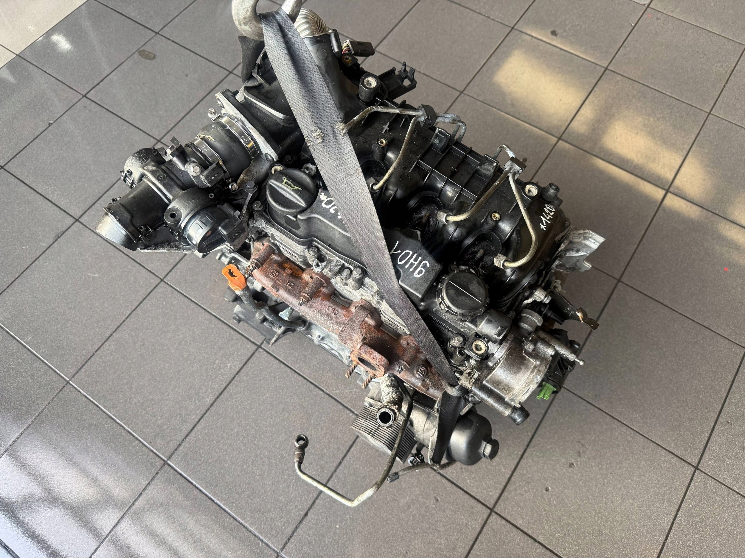 двигатель комплектный 9H01 10JBBN CITROEN C5 C4 peugeot 508 308 1.6