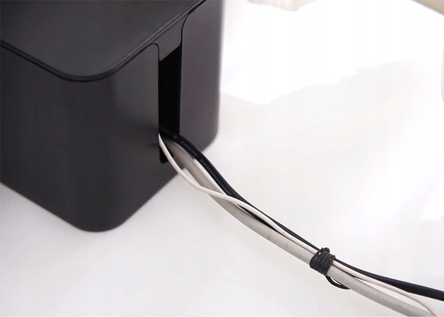 Duży pojemnik pudełko organizer na kable listwy Marka Strado