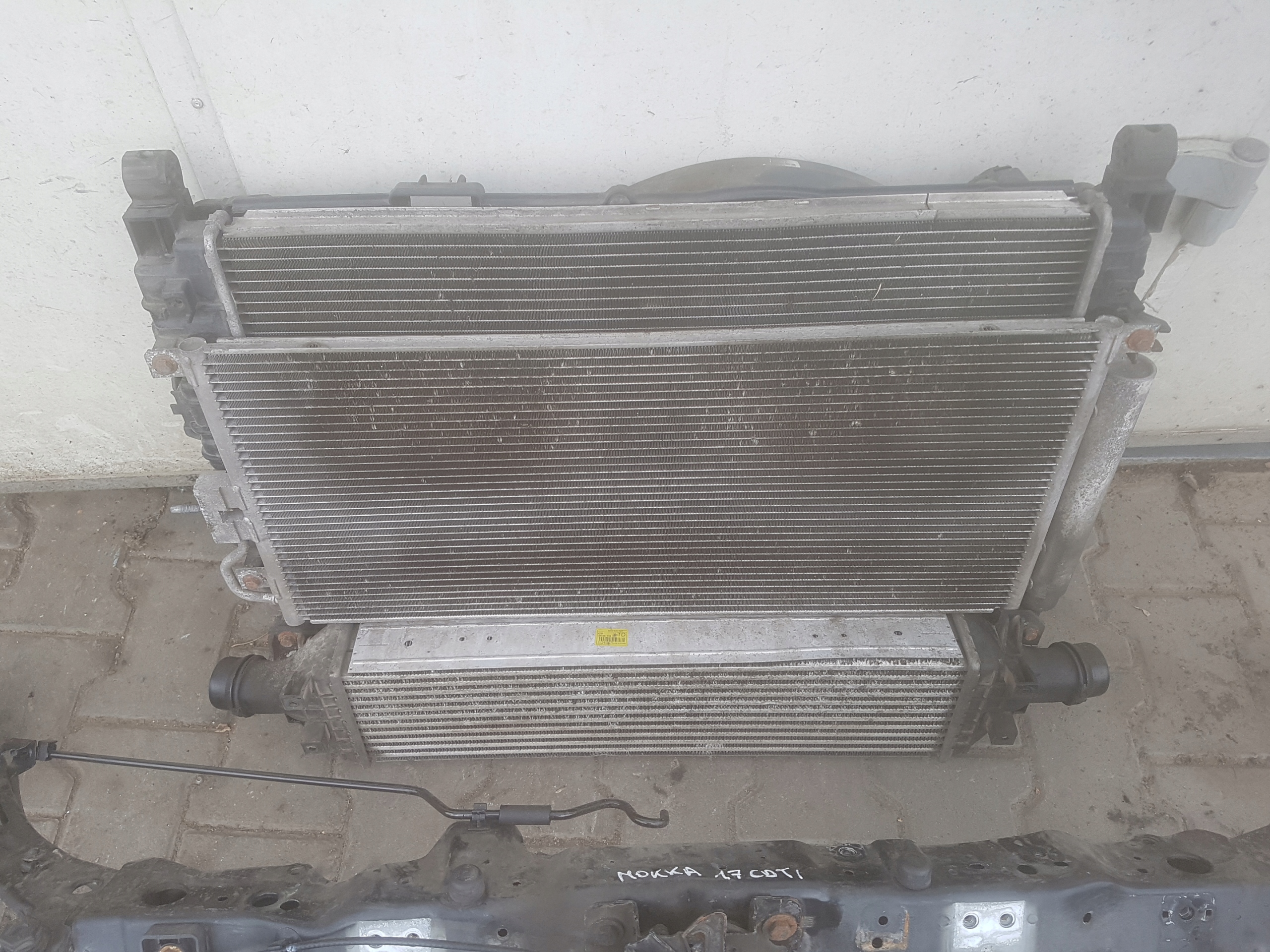 OPEL MOKKA 12r- 1.7 CDTI PAS PRZEDNI CHŁODNICE Typ samochodu Samochody osobowe