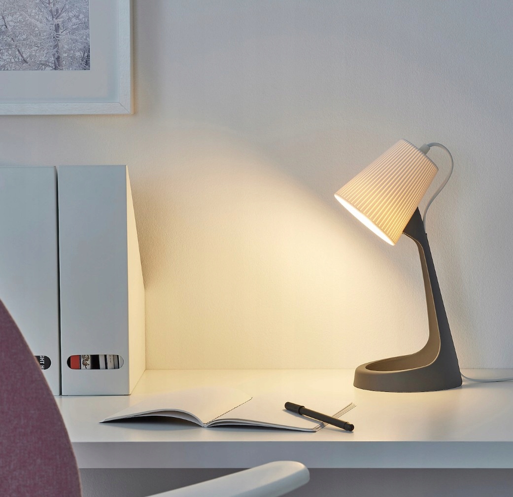 IKEA SVALLET Lampa biurkowa CIEMNOSZARO-BIAŁA Marka Ikea