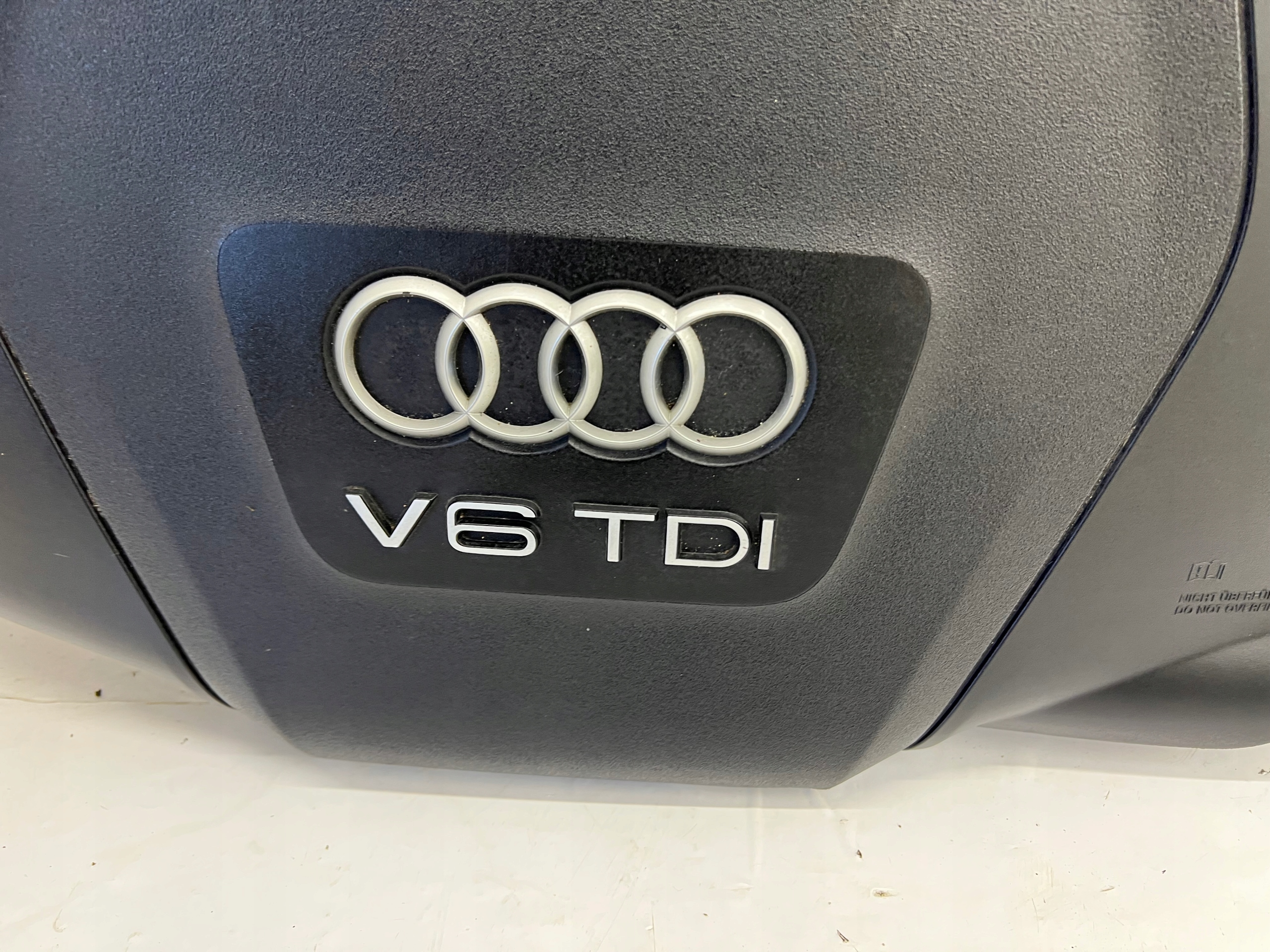 AUDI A5 A8 D4 A7 A6 C7 3.0 TDI cover engine housing cover upper CALA original