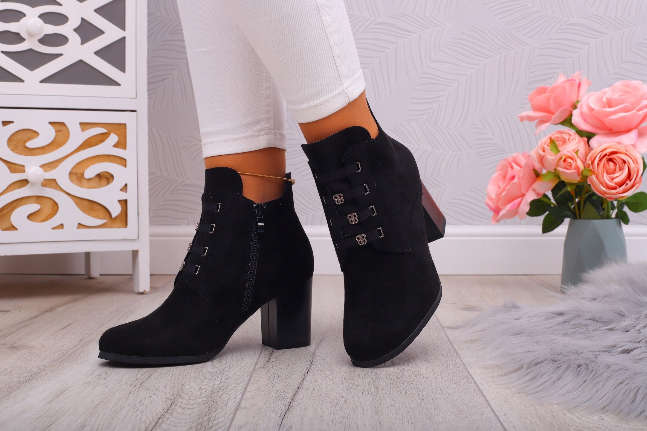 BOTKI DAMSKIE ZIMOWE CZARNE NA SŁUPKU STYLOWE Rozmiar 38