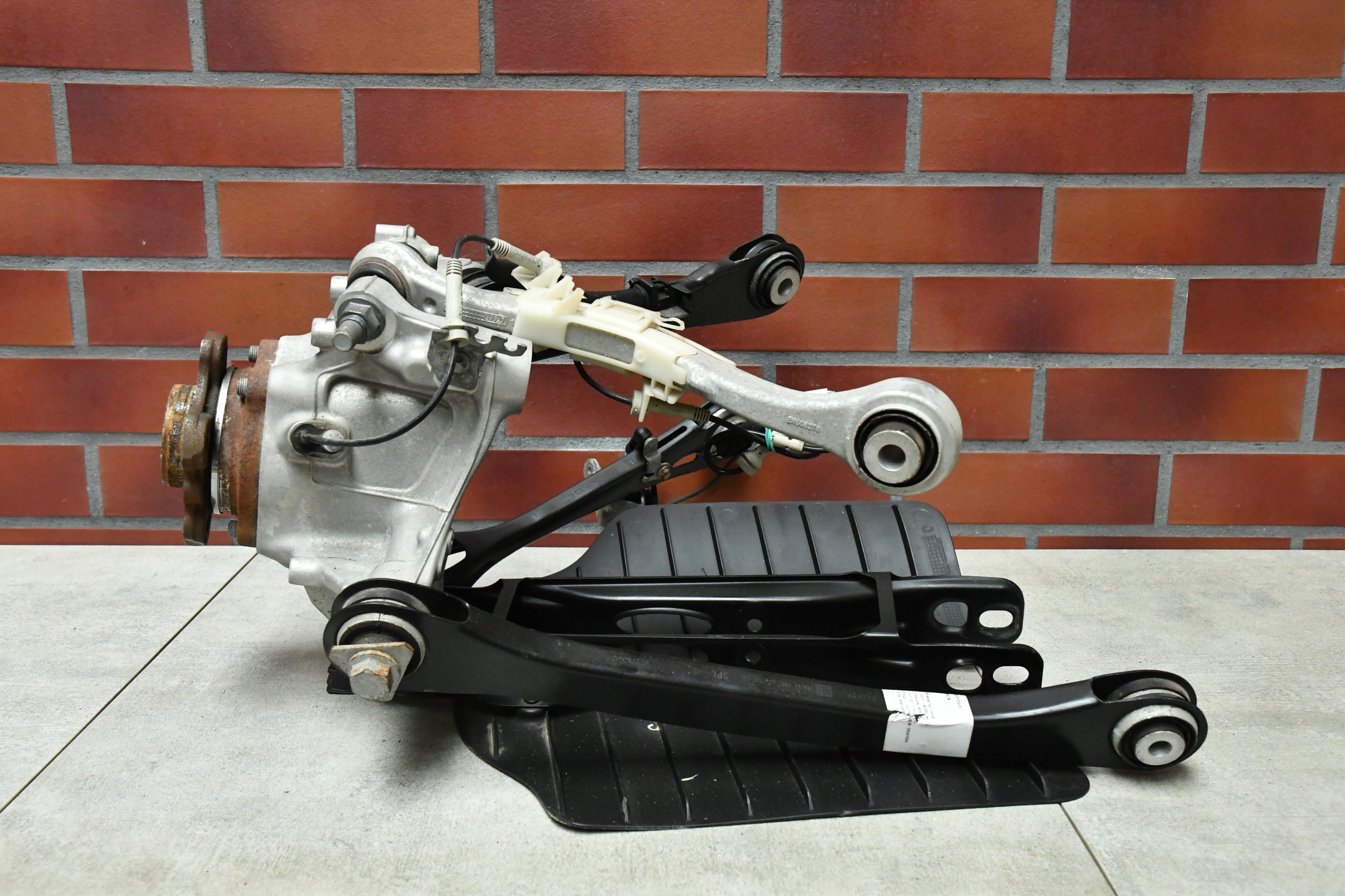 swing left arm rear part BMW 5 G30 16979km DEMONTAZ