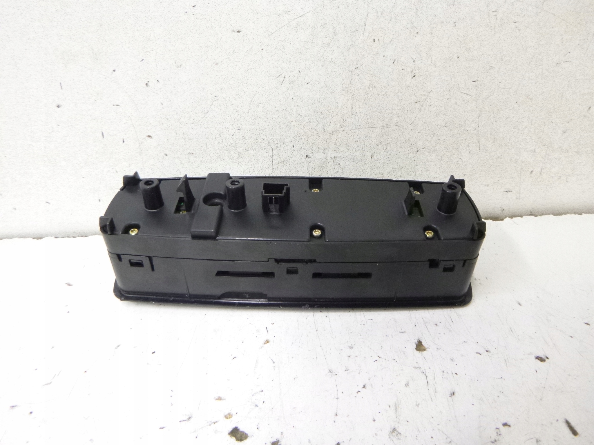 switch panel of the window left Mercedes W169 2006r. A1698206410