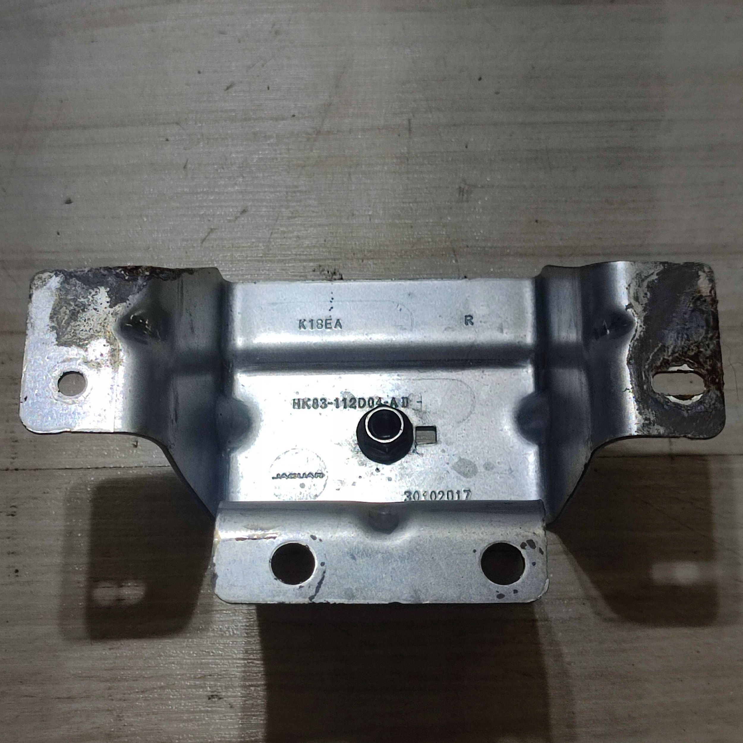 Console Support plaque Arrière Droit Jaguar F-Pace HK83112D04AD