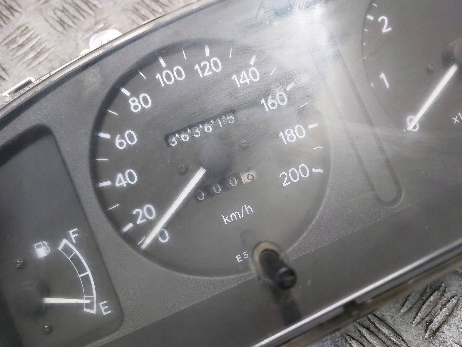 dials dials TOYOTA COROLLA E11 LIFT 1.9 D 83800-1E280