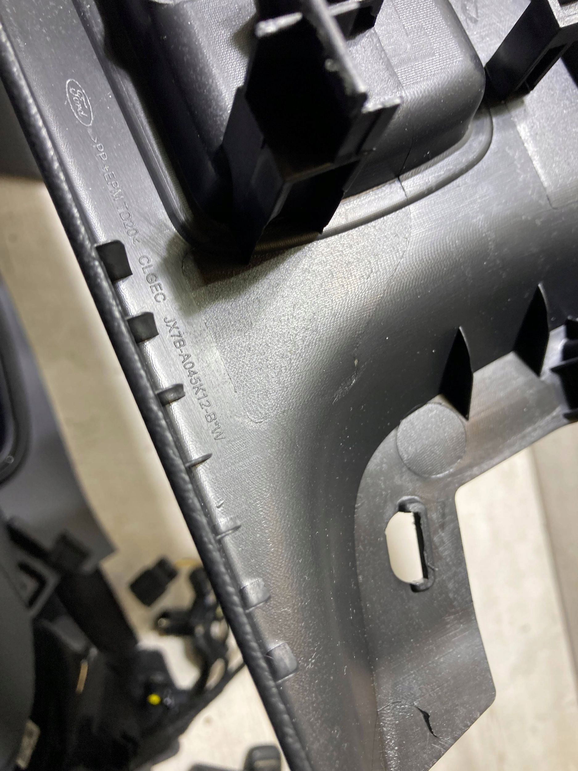 FORD Focus mk4 2024 вклад тунель середина