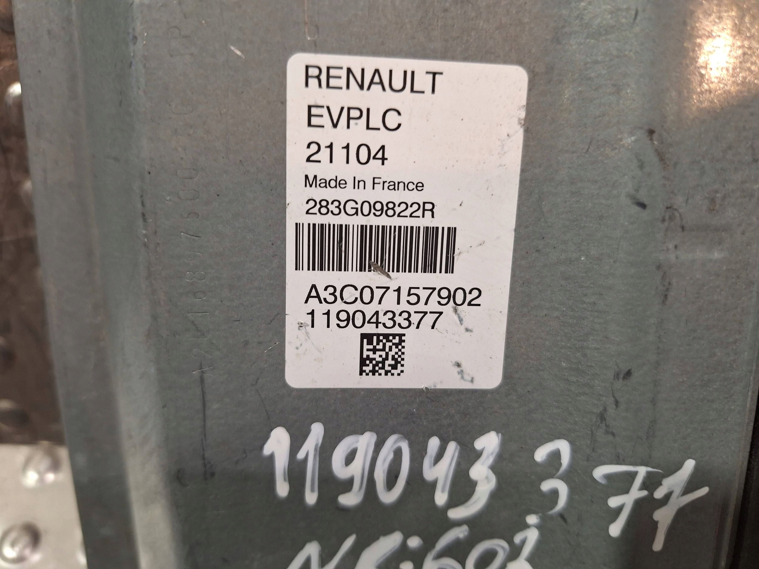control unit of the engine computer 283G09822R A3C07157902 RENAULT ZOE