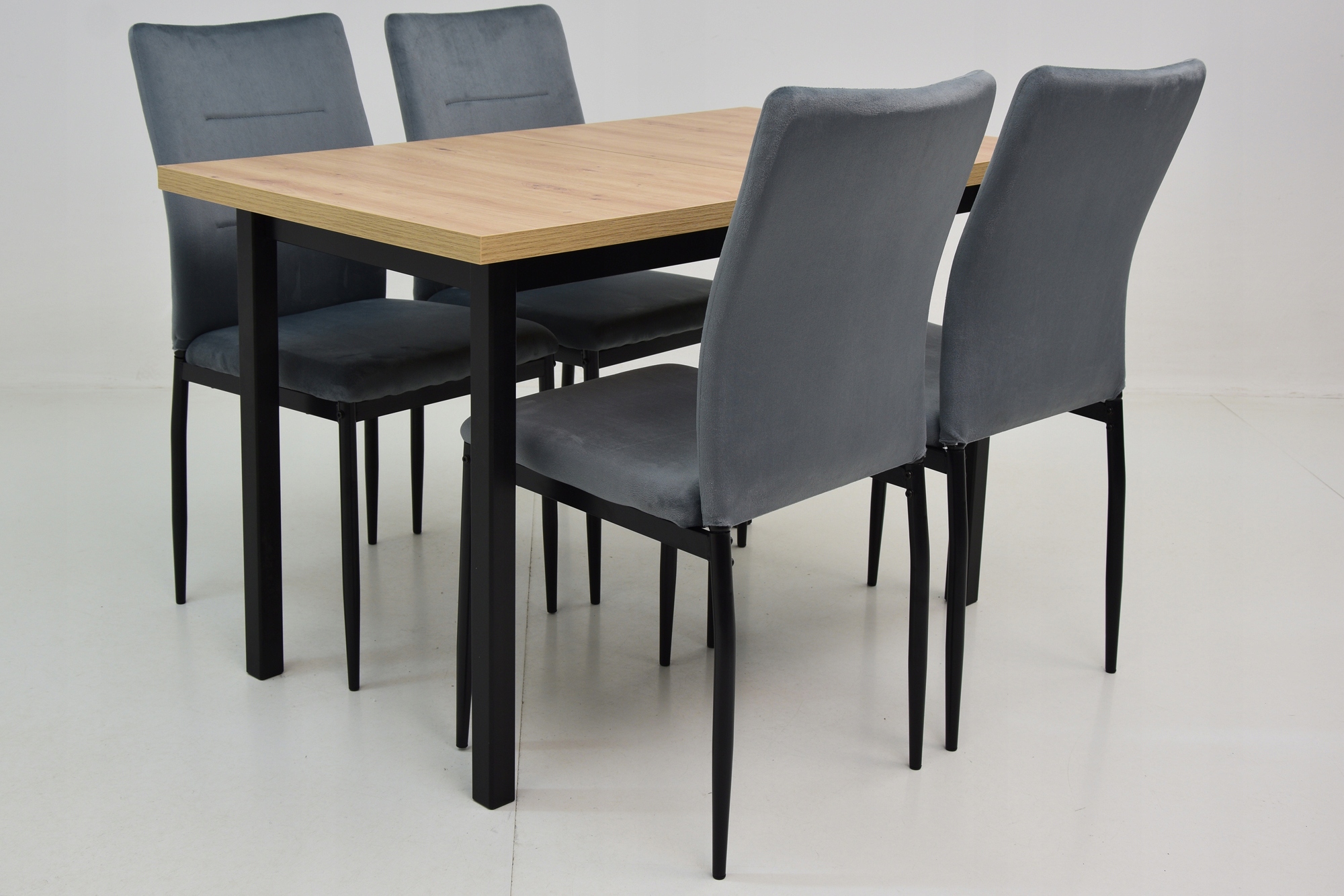 SOLIDNY DREWNIANY stół ROZKŁADANY 70x120/160 i 4 szare krzesła TAPICEROWANE Marka Grande Meble