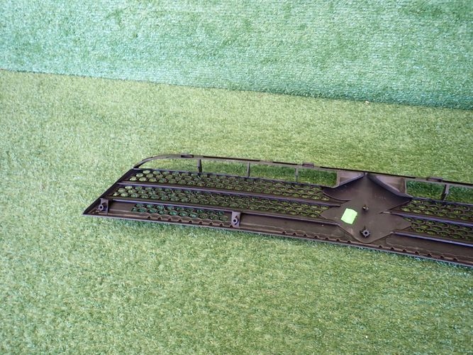 SUZUKI SX4 06-09 Grille 71741-79J0