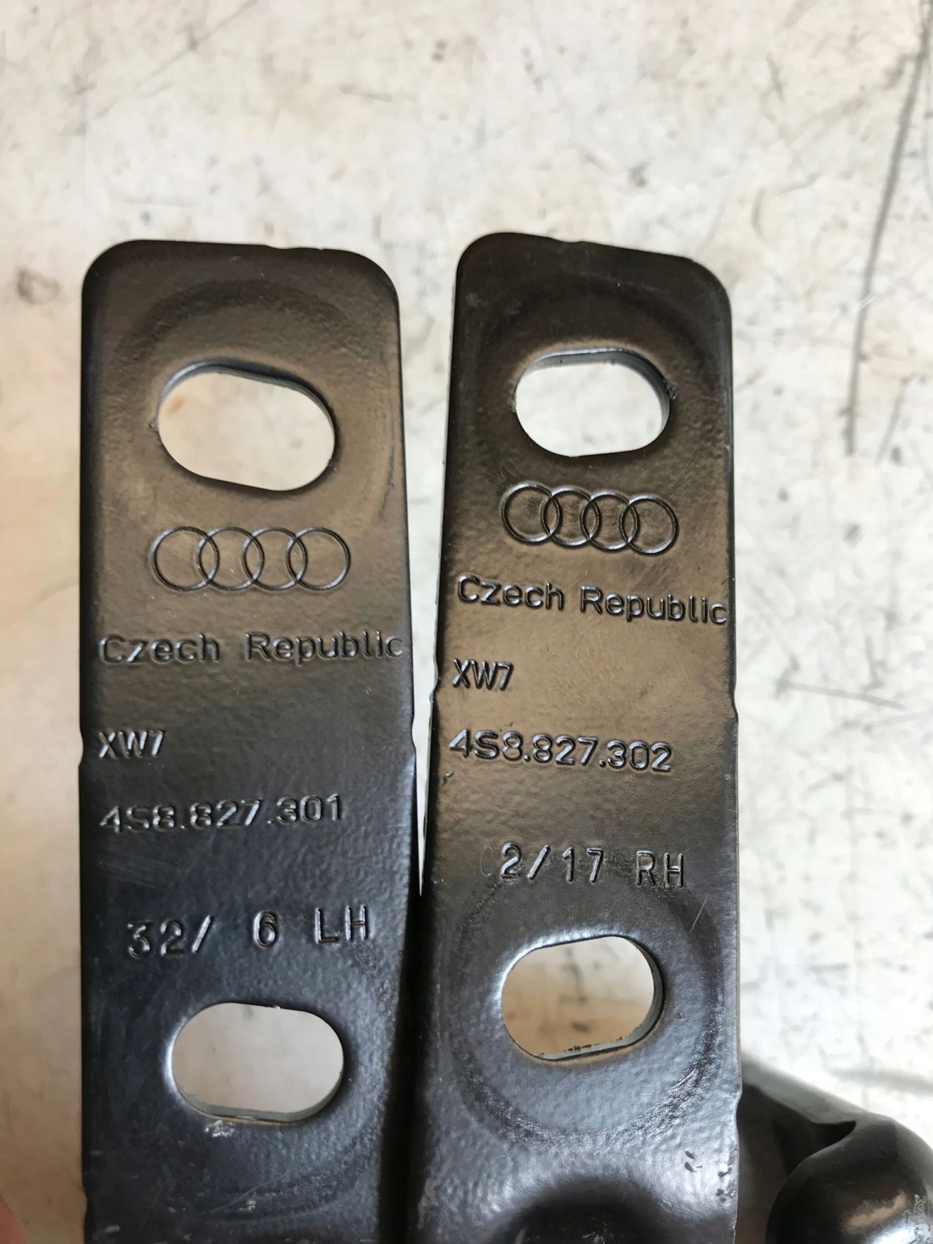 AUDI R8 plus 4S hinges left right bonnet rear part 4S8827301 4S8827302