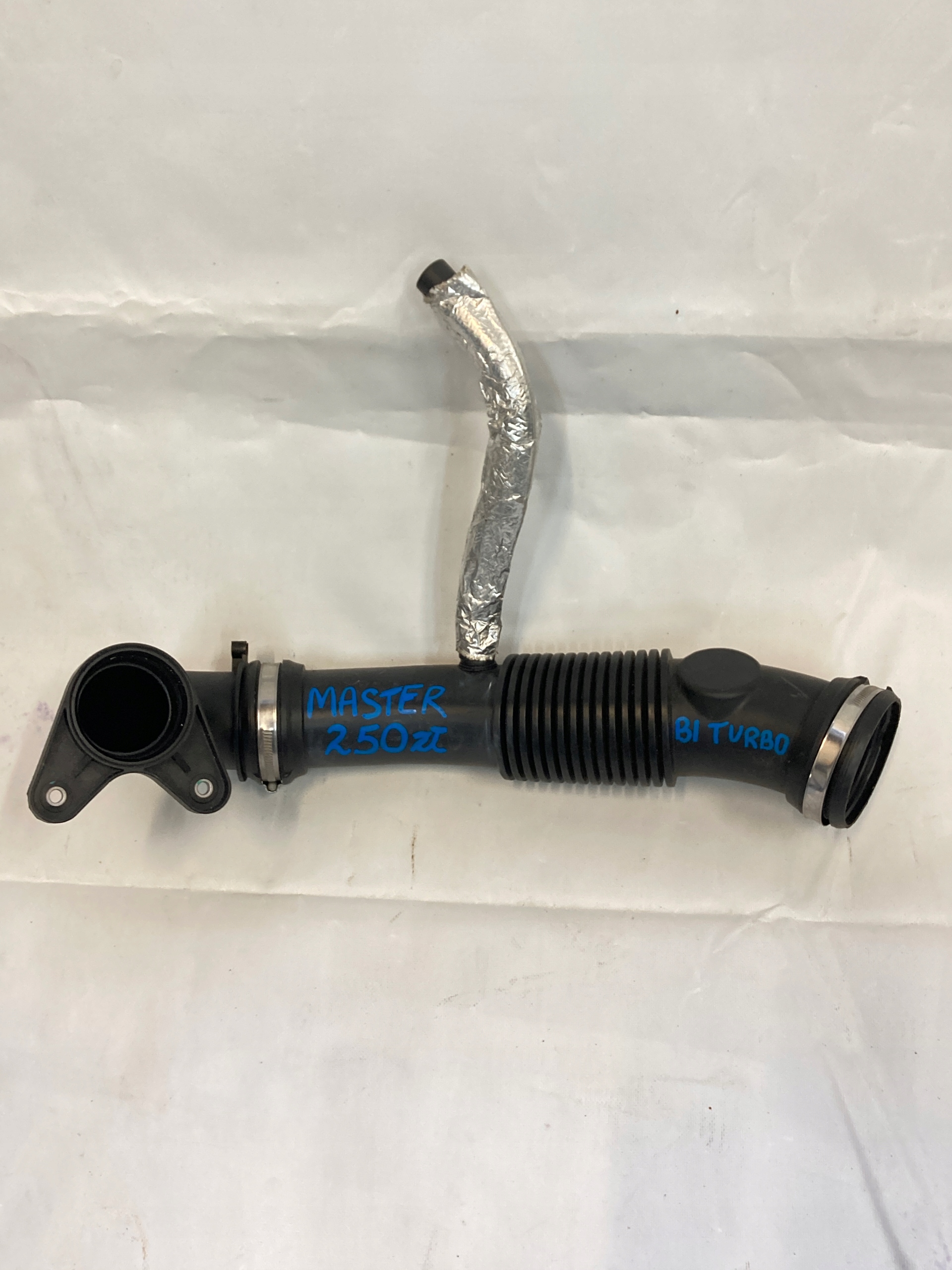 патрубок системы Воздух MASTER III IV MOVANO 2.3 2021 165769532R