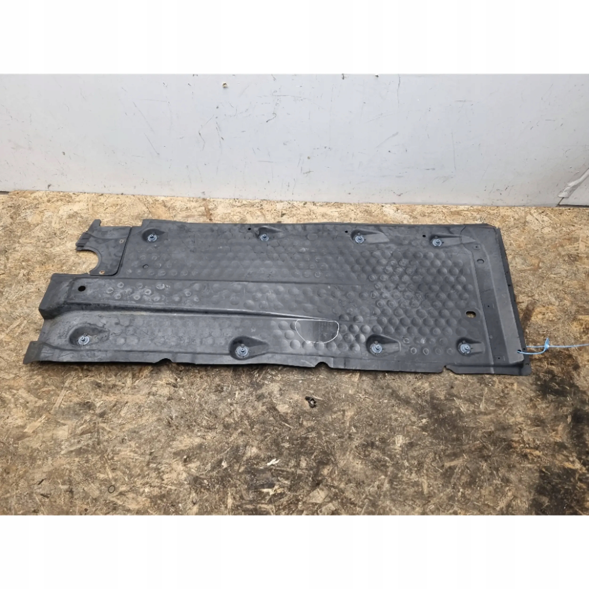 cover chassis left 1K0825201S VW SCIROCCO III OCTAVIA II GOLF VI A3 8P