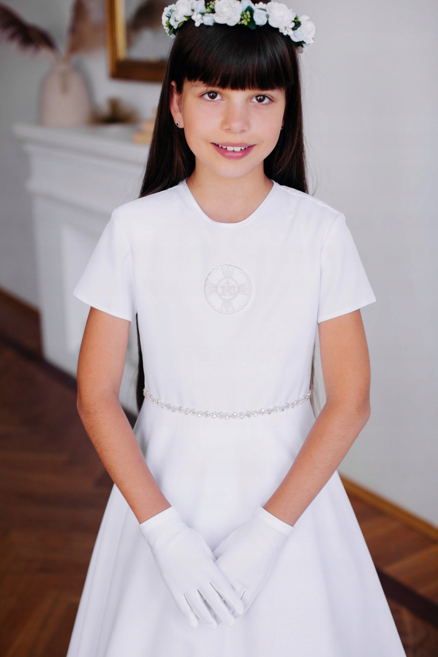 Białe rękawiczki do komunii