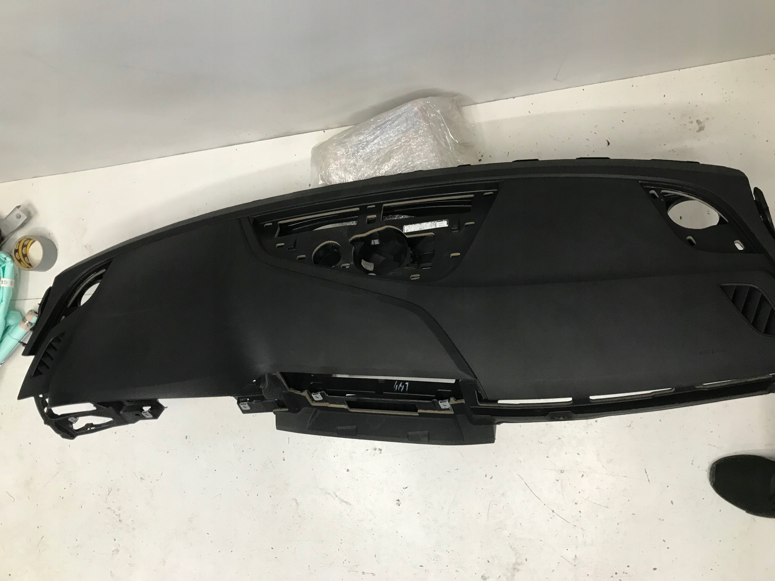 Audi A4 B9 торпеда консоль оригинал без